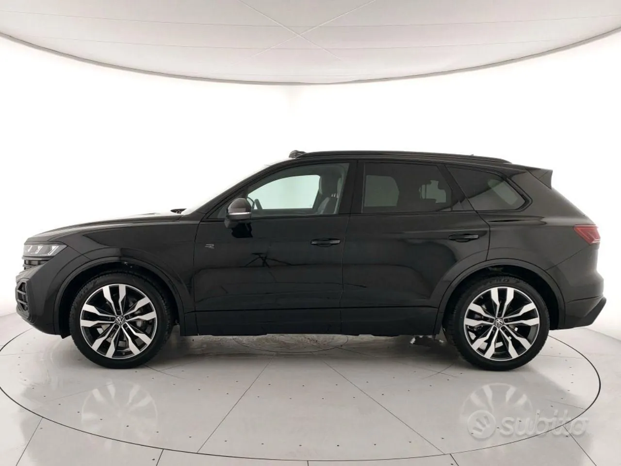 Volkswagen Touareg 2025 photo 2