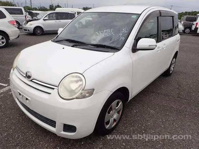 Toyota Sienta 2009 photo 2