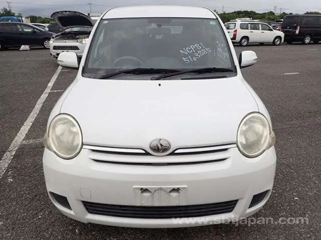 Toyota Sienta 2009 photo 5