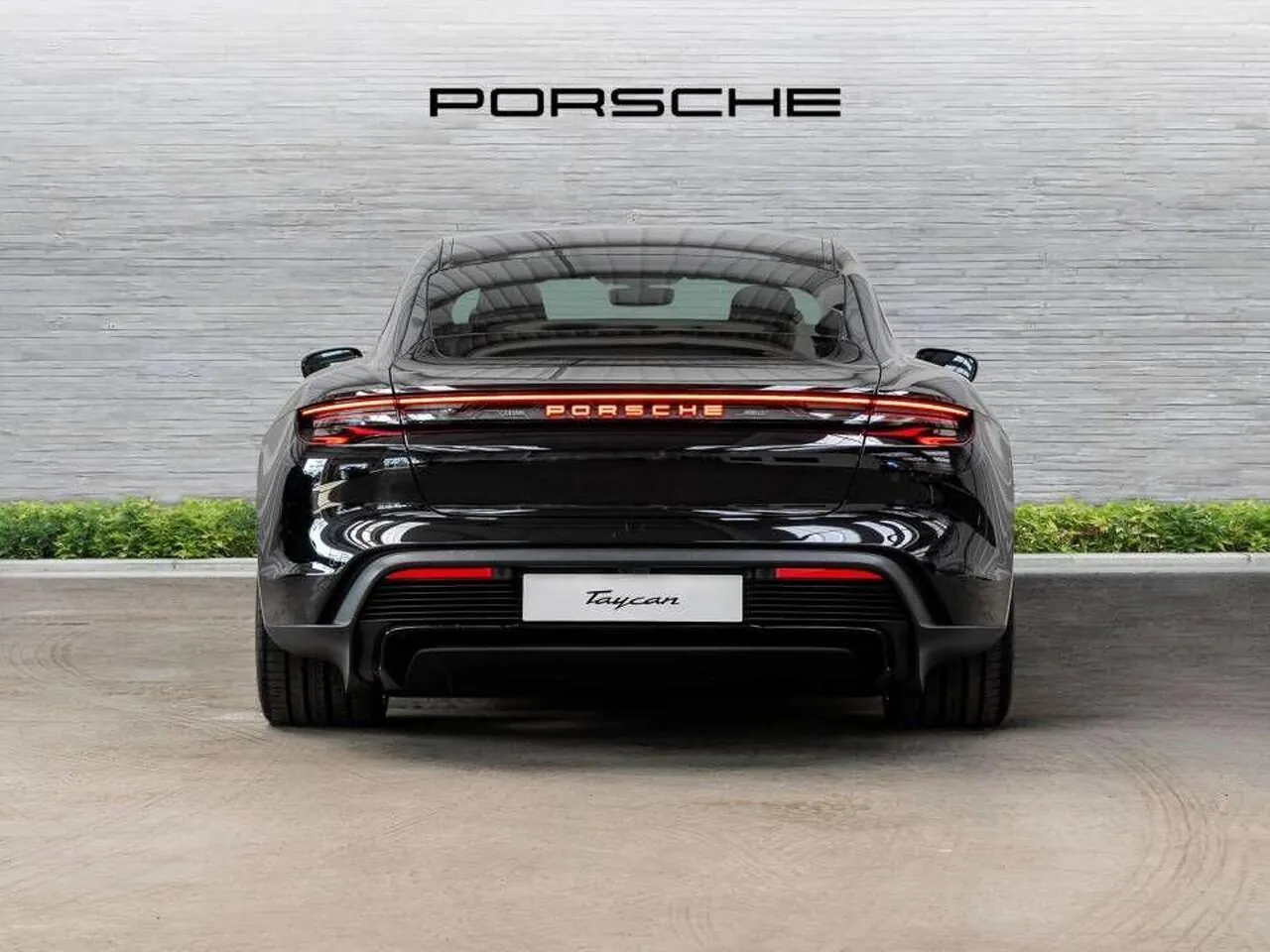 Porsche Taycan photo 5