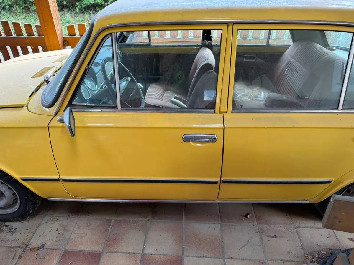Seat 124 1973 photo 2