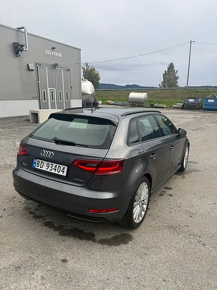 Audi E-Tron 2016 photo 4