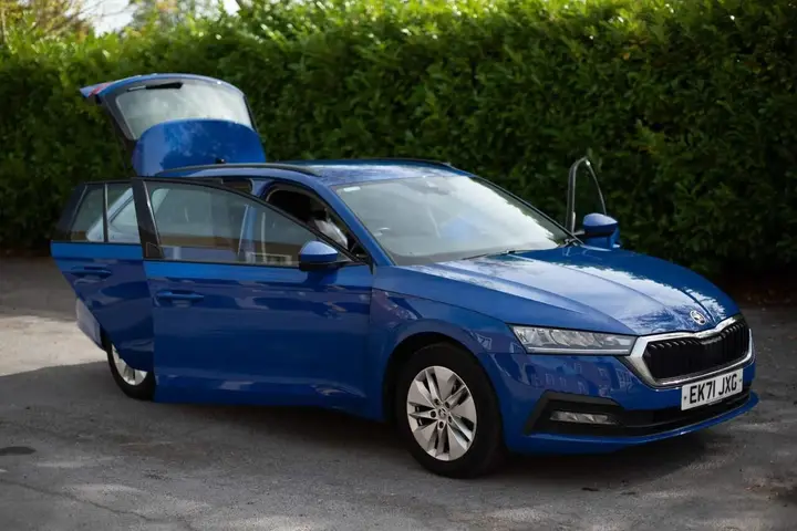 Skoda Octavia 2021 photo 2