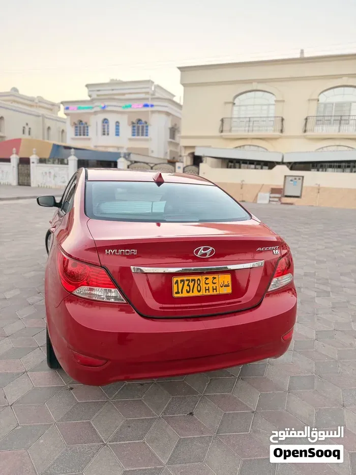 Hyundai Accent 2013 photo 4
