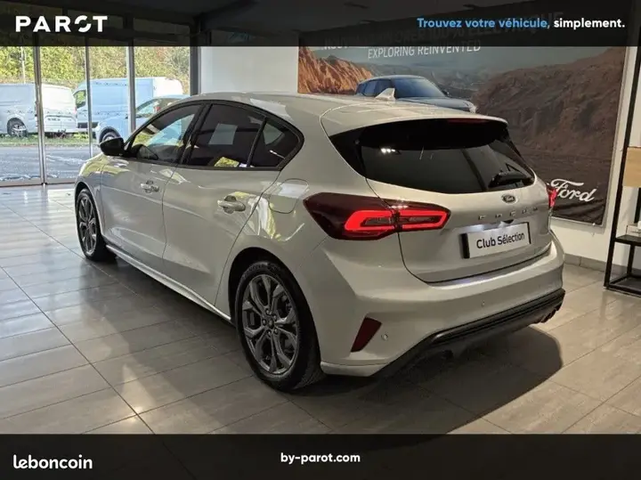 Ford Focus 2023 photo 3
