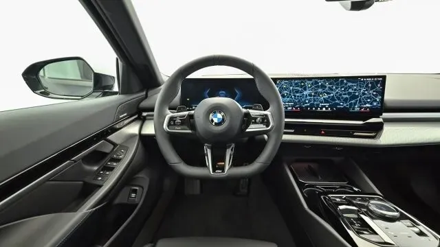 BMW 5 Series 2024 photo 2