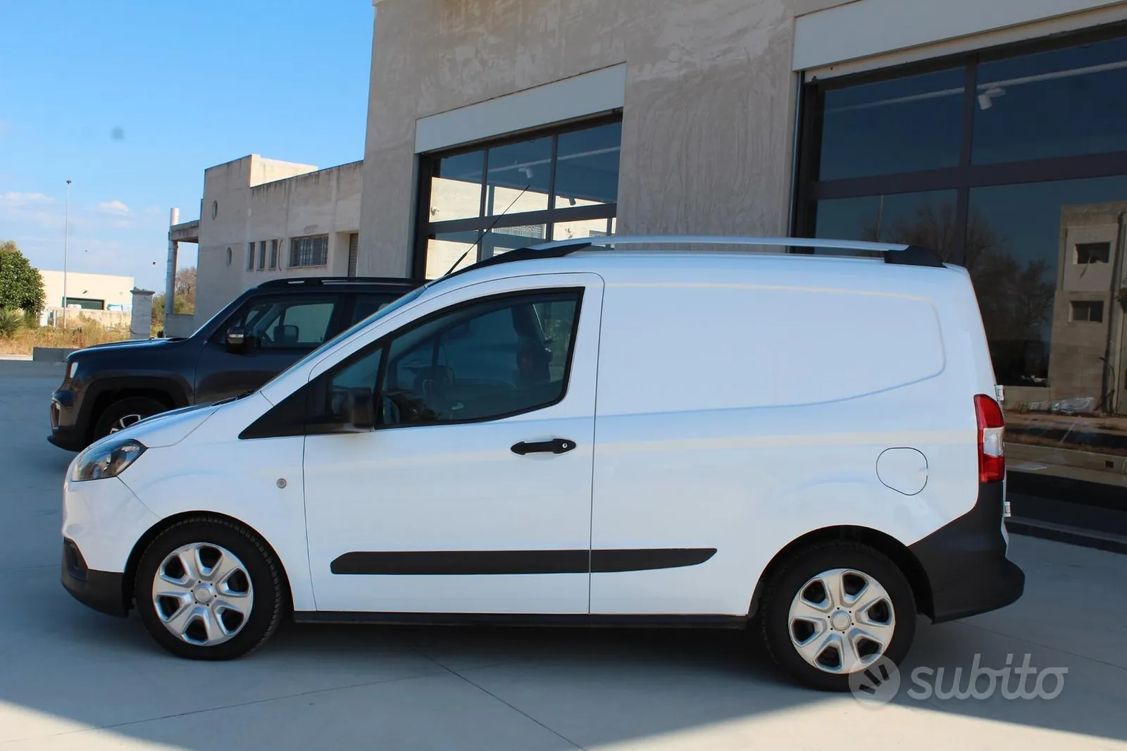 Ford Transit Courier 2022 photo 4