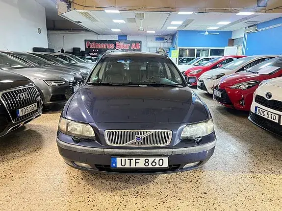 Volvo V70 2004 photo 2