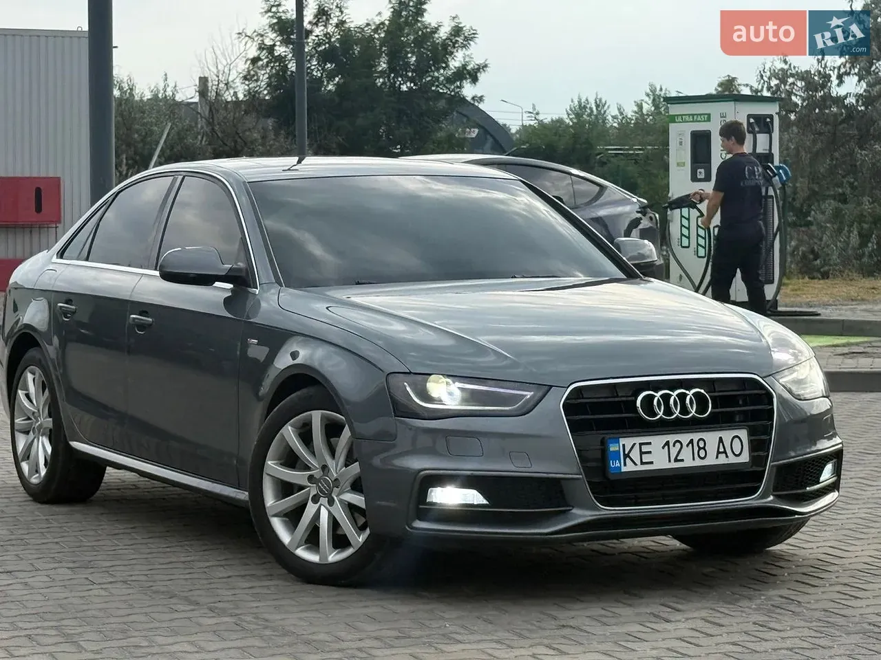 Audi A4 2013 photo 2