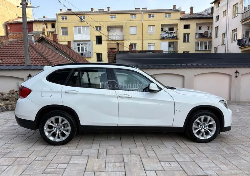 BMW X1 2011 photo 2