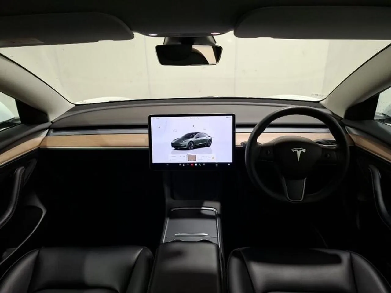Tesla Model 3 2023 photo 3