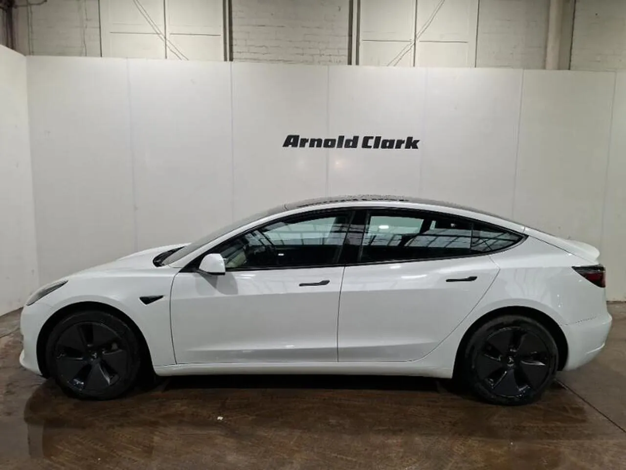 Tesla Model 3 2023 photo 4