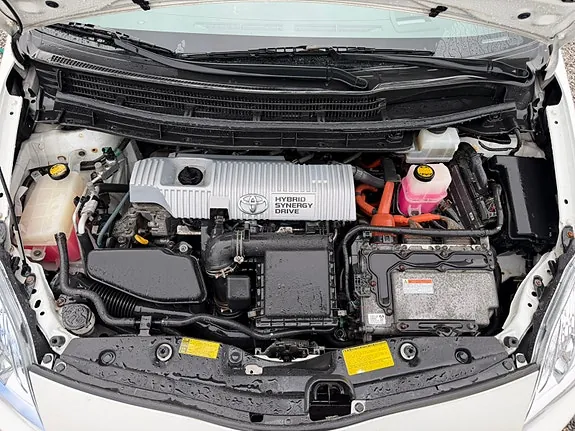 Toyota Prius 2011 photo 2