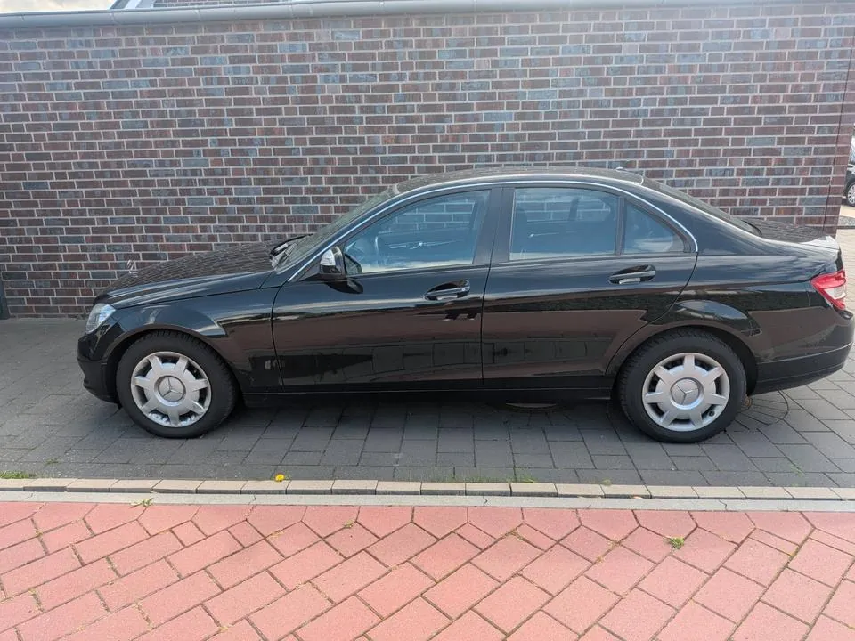 Mercedes-Benz C180