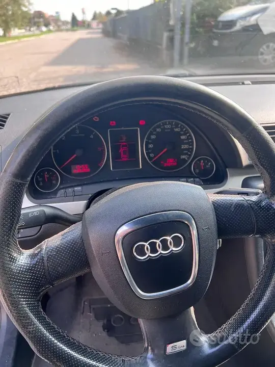 Audi A4 2004 photo 3