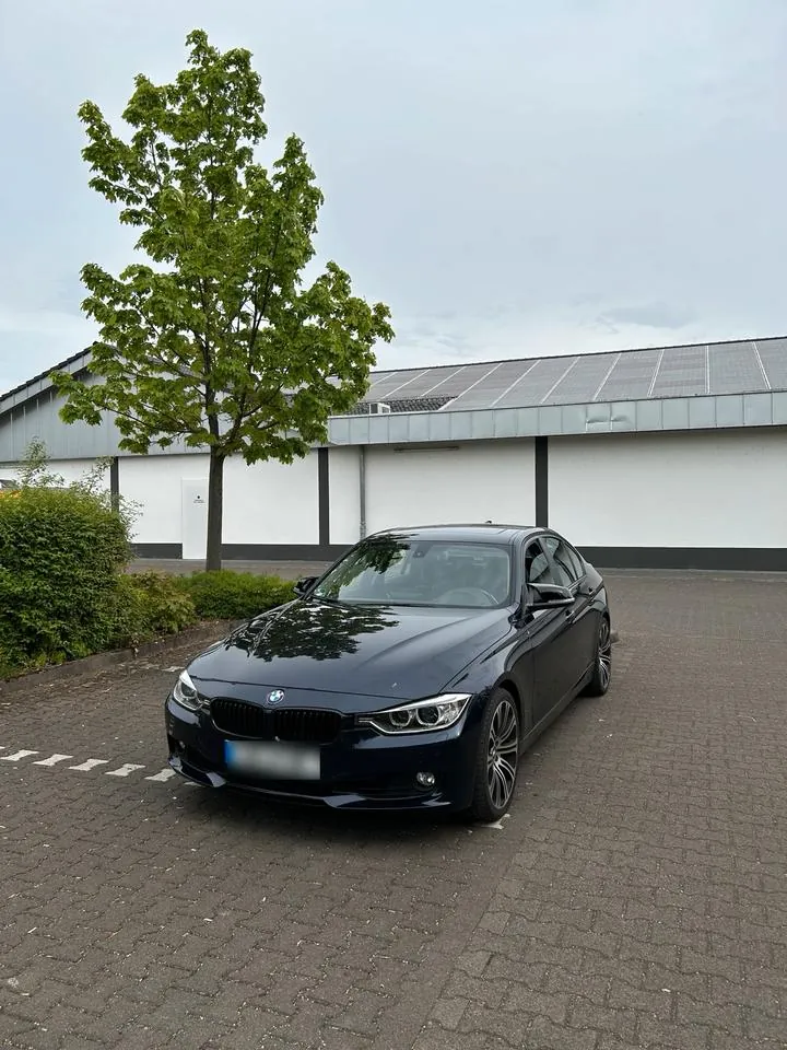 BMW F30