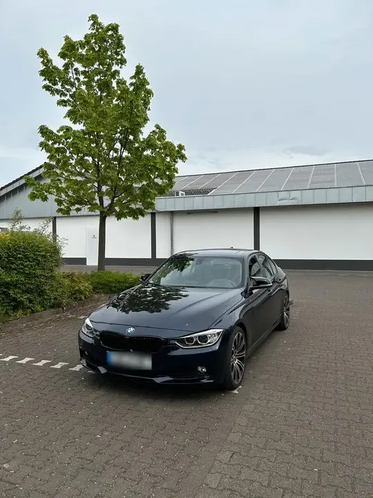 BMW F30