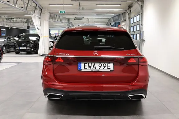 Mercedes-Benz E300 2026 photo 5