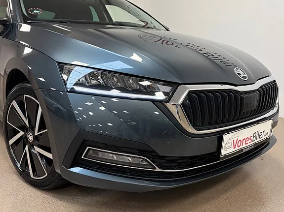 Skoda Octavia 2021 photo 2