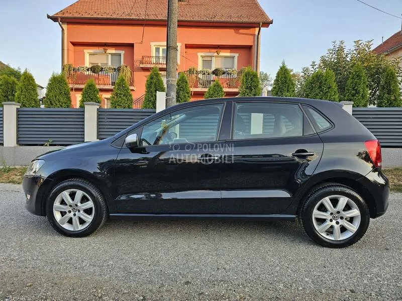Volkswagen Polo 2010 photo 2