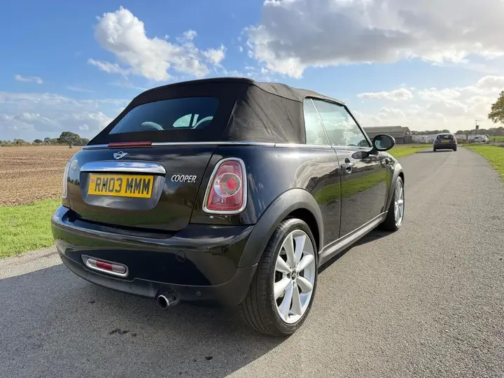 Mini Cooper 2012 photo 2
