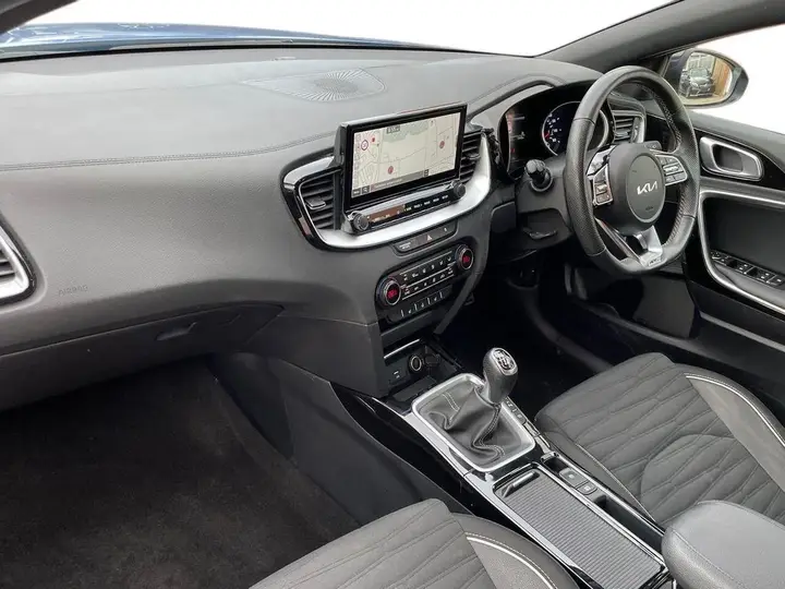 Kia Ceed 2023 photo 2