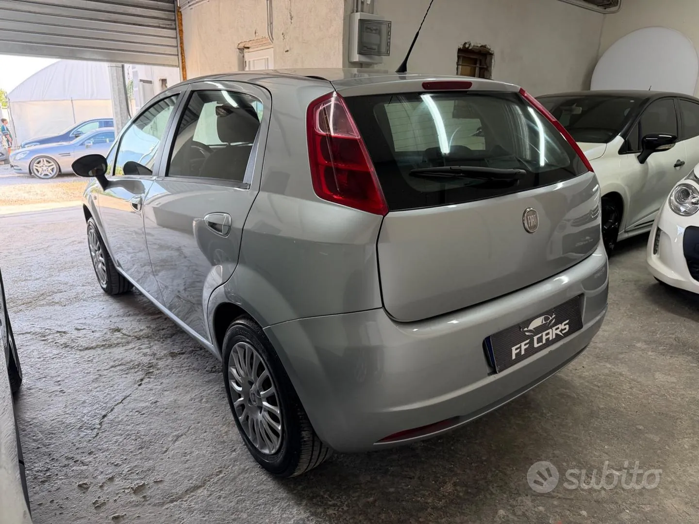 Fiat Grande Punto 2009 photo 5