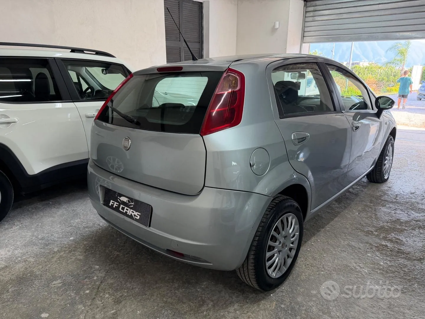 Fiat Grande Punto 2009 photo 4