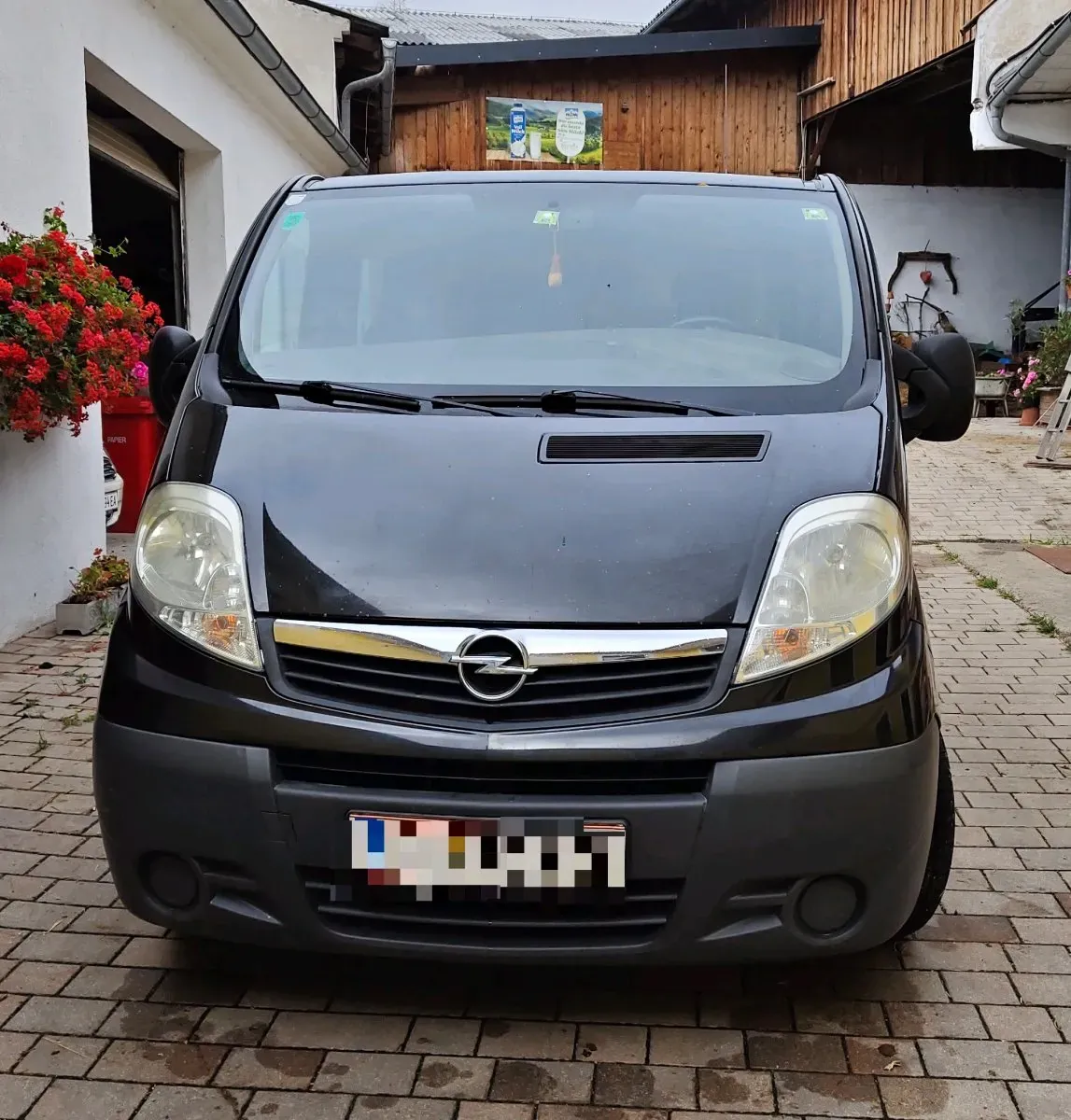 Opel Vivaro 2010 photo 2