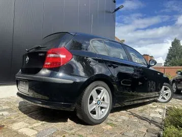 BMW 1 Series 2010 photo 2