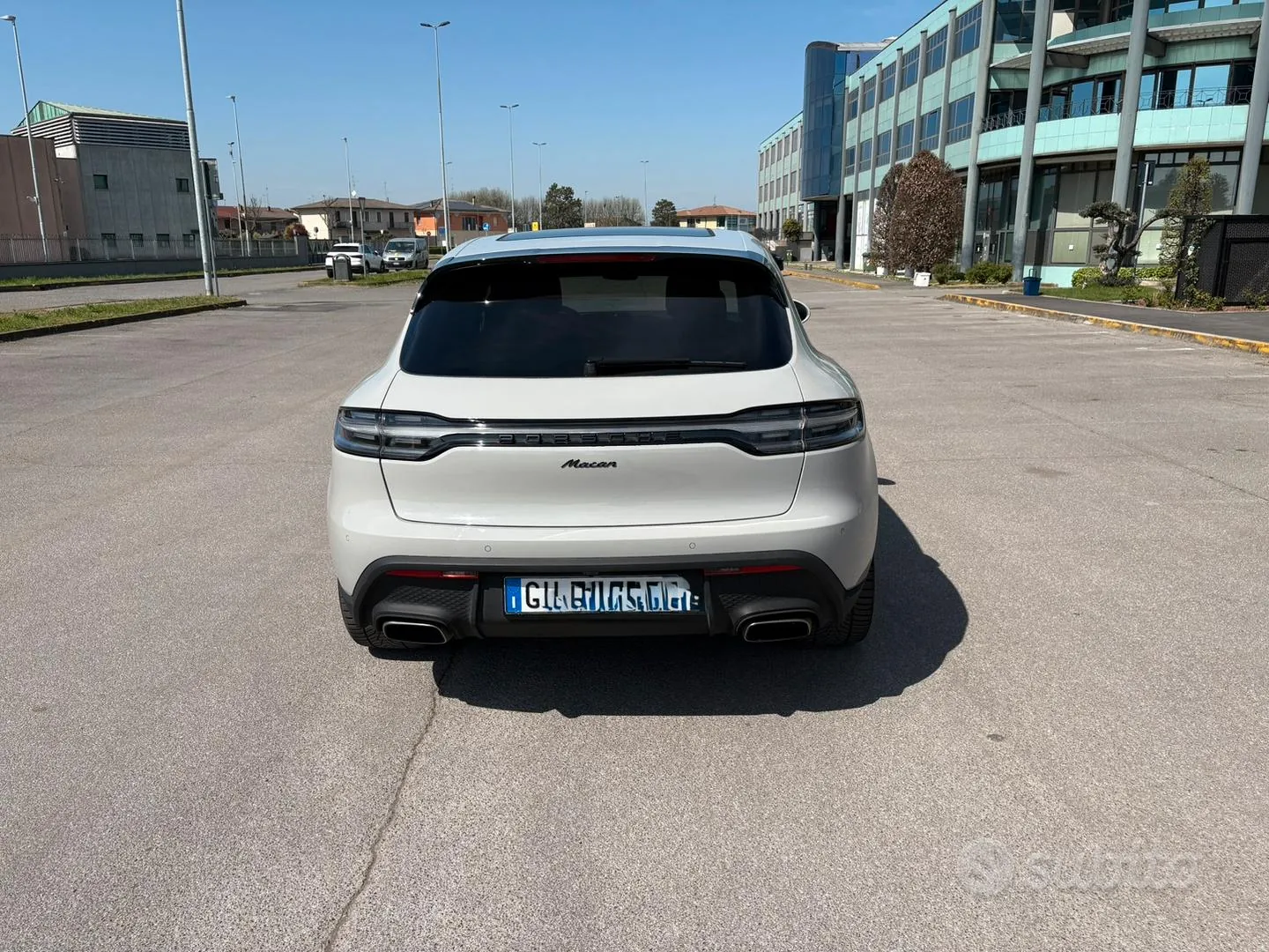 Porsche Macan 2022 photo 2