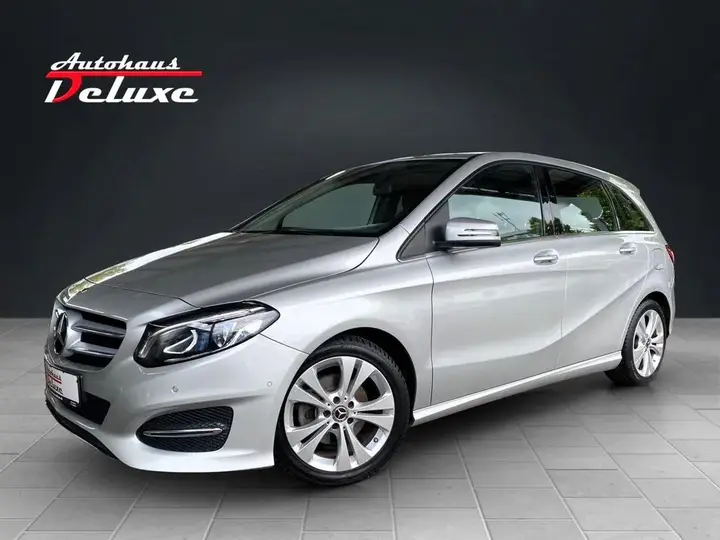 Mercedes-Benz B 180