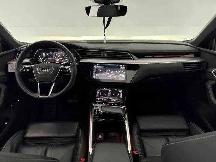 Audi E-Tron 2021 photo 2