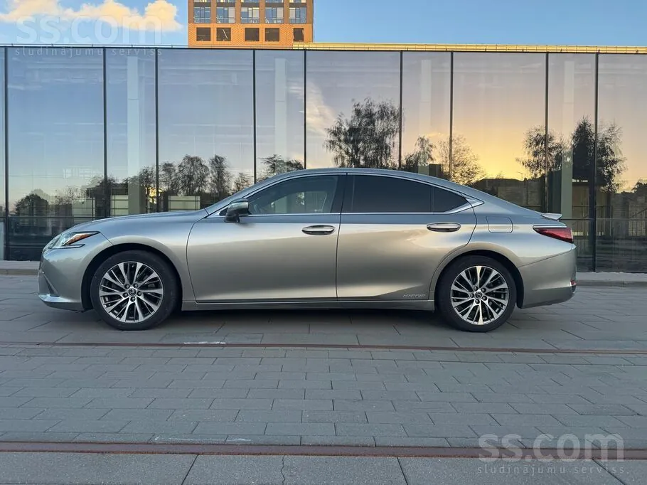 Lexus Es 2019 photo 2