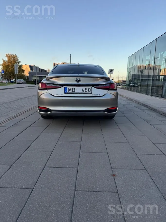 Lexus Es 2019 photo 4