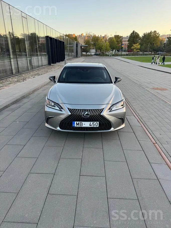 Lexus Es 2019 photo 3