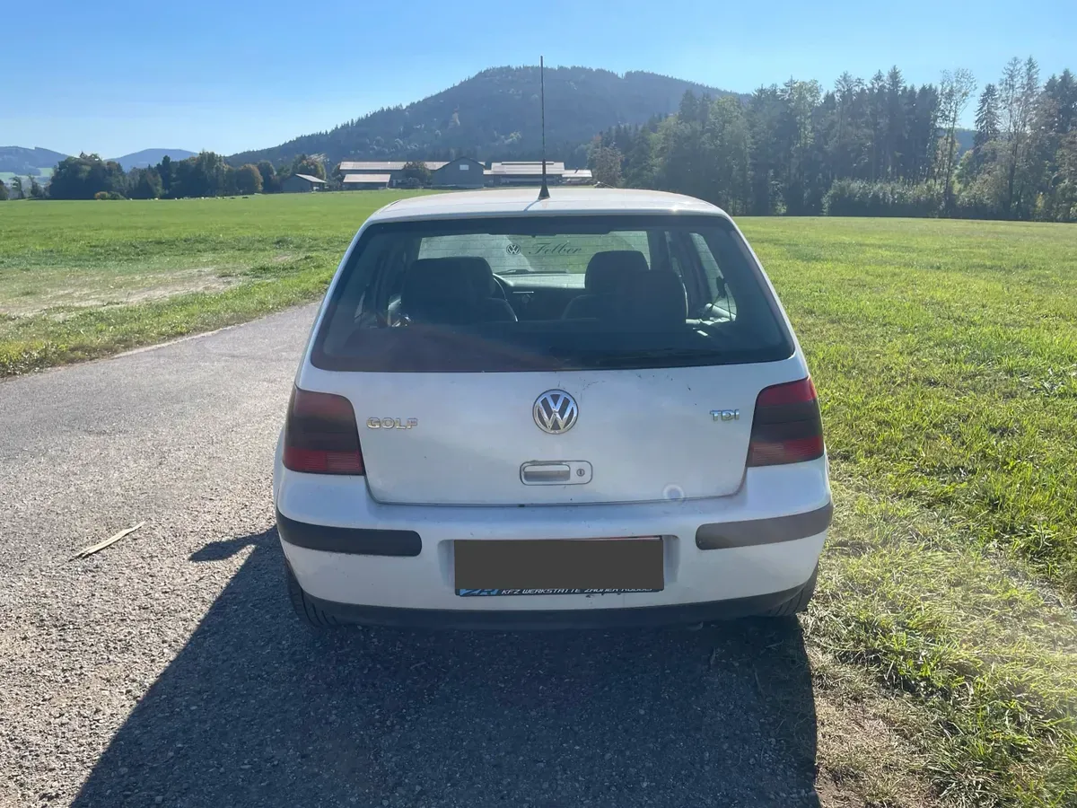 Volkswagen Golf 1999 photo 2