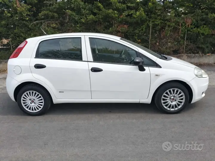 Fiat Grande Punto 2007 photo 5