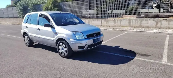 Ford Fusion 2005 photo 2