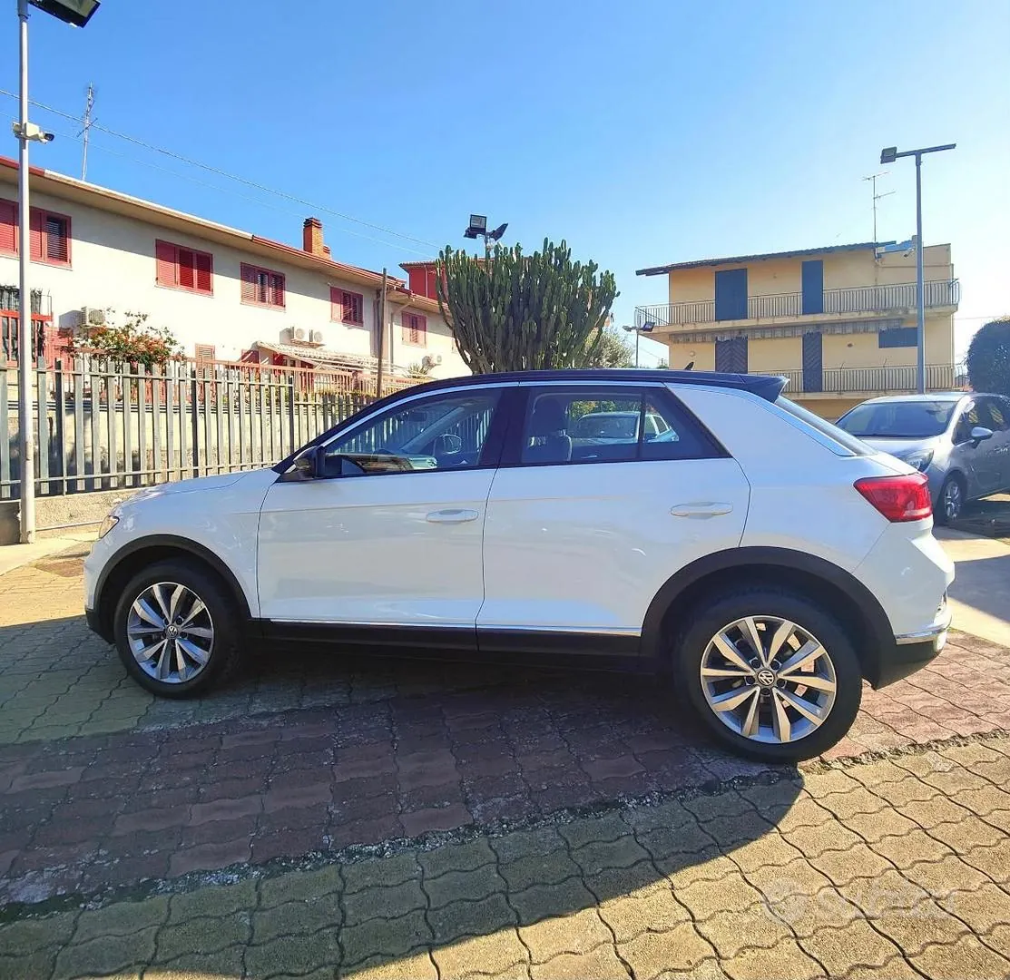 Volkswagen T-Roc 2019 photo 2