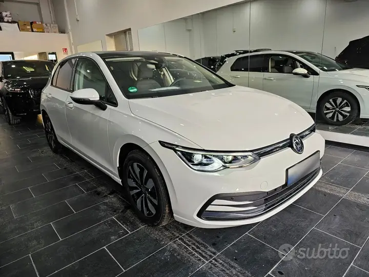 Volkswagen Golf 2023 photo 2