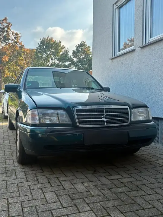 Mercedes-Benz C180