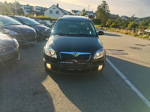 Skoda Roomster 2010 photo 2