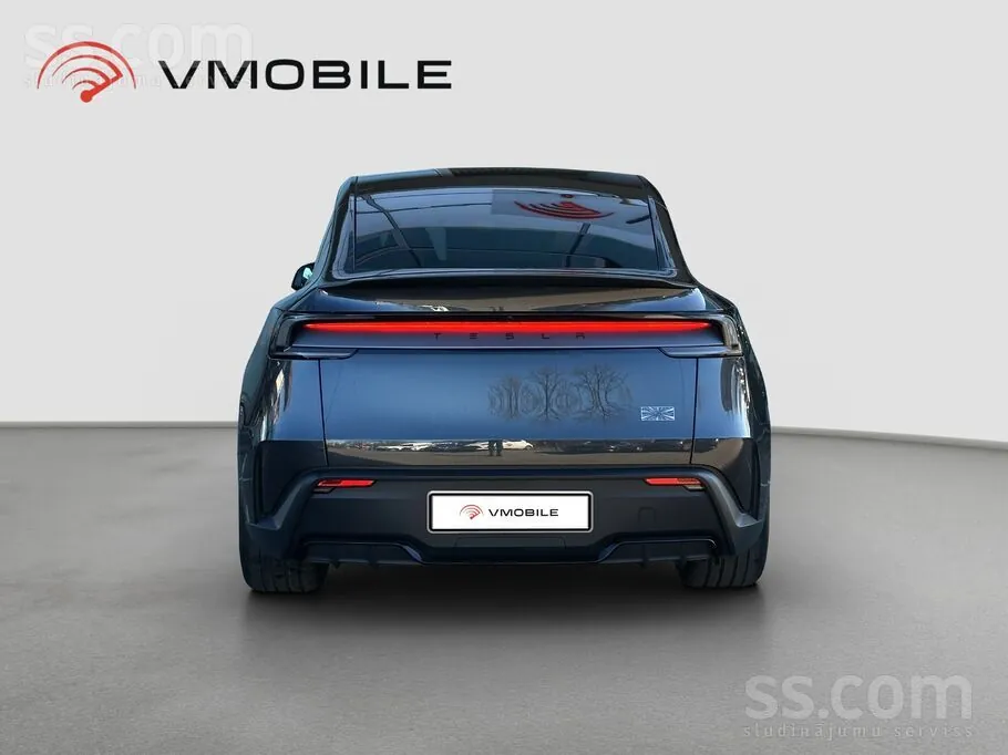 Tesla Model Y 2026 photo 4