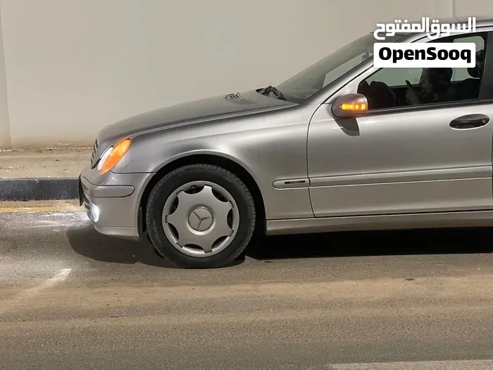 Mercedes-Benz C-Class 2004 photo 4