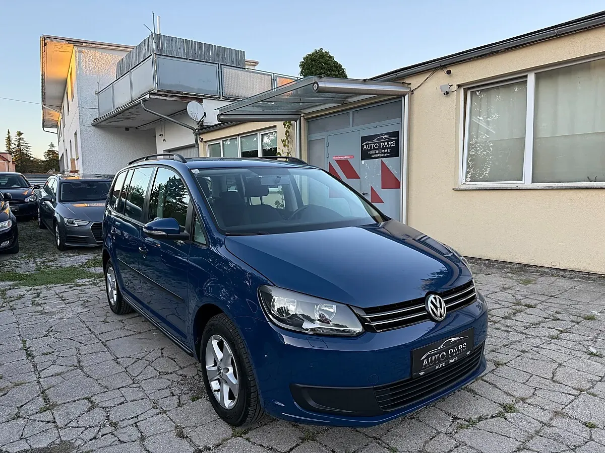 Volkswagen Touran 2012 photo 3