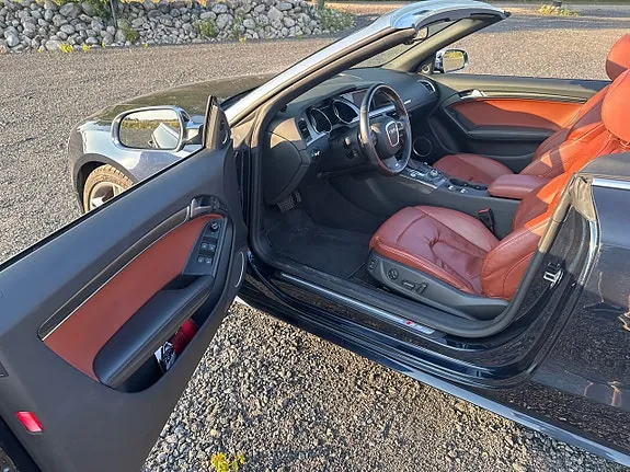 Audi S5 2011 photo 4