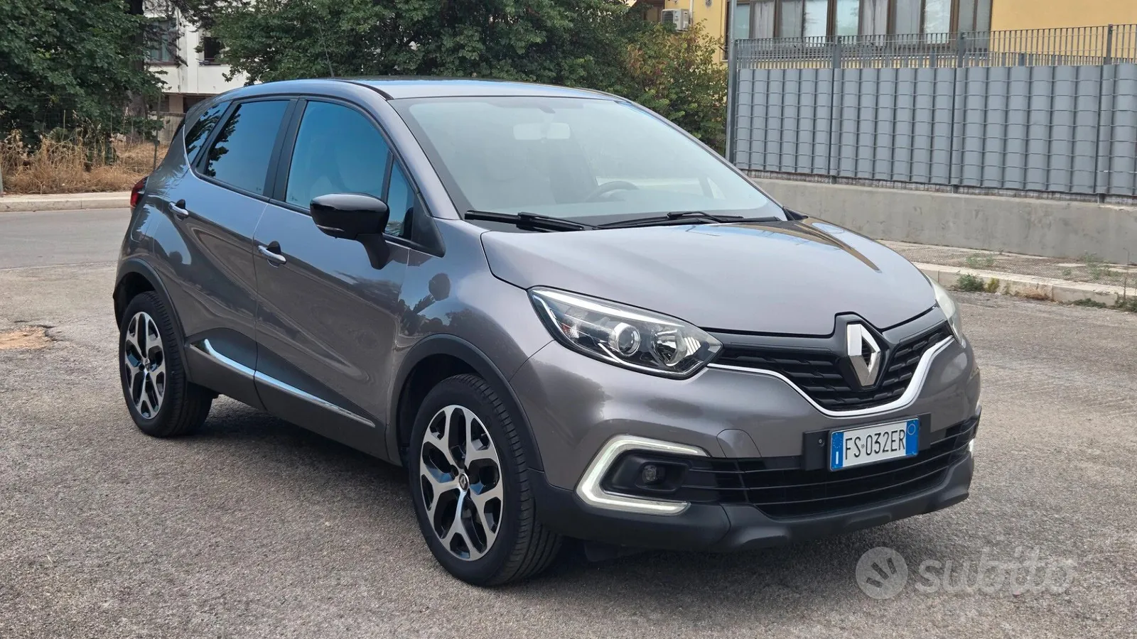 Renault Captur 2018 photo 2