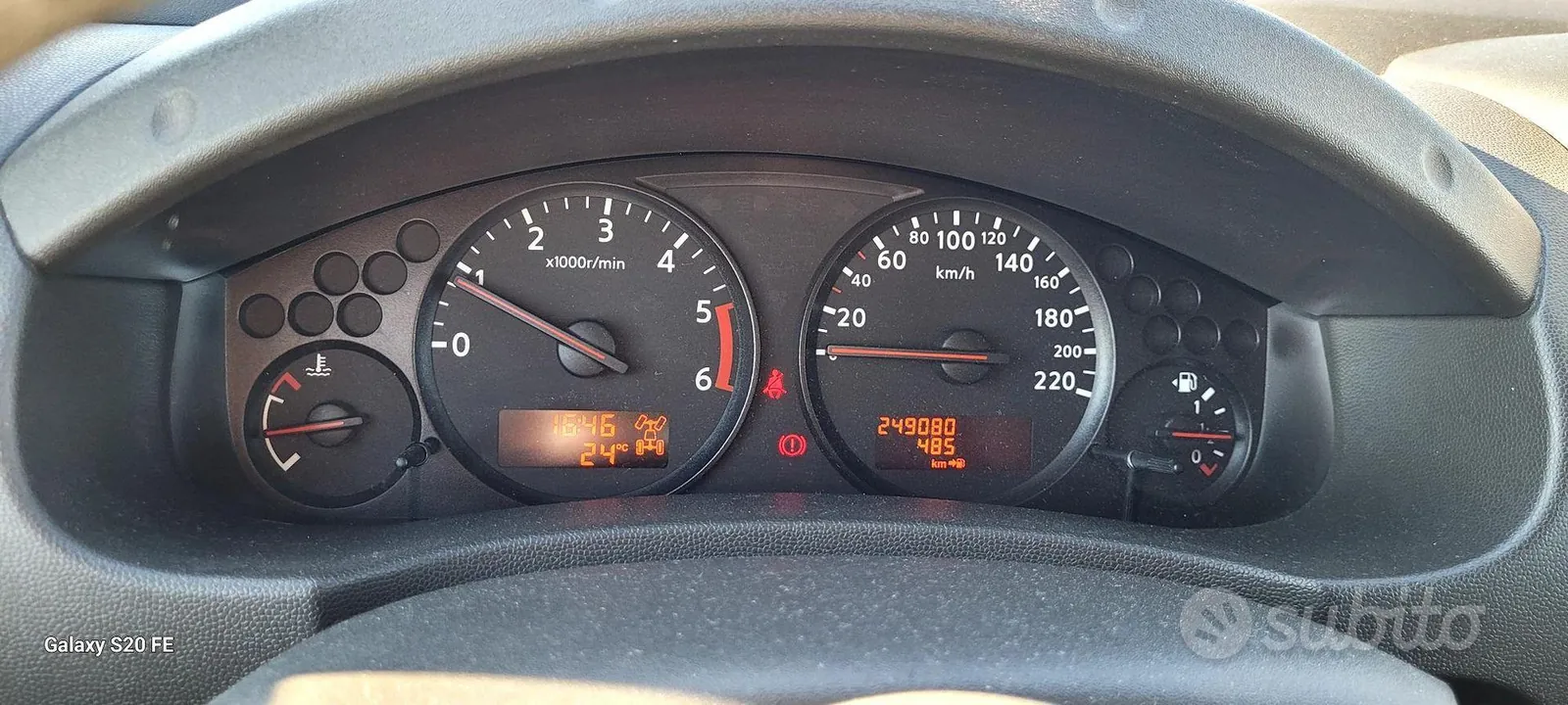 Nissan Navara 2011 photo 3
