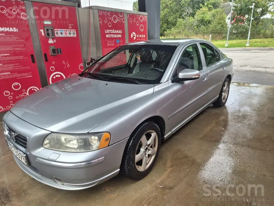 Volvo S60 2008 photo 2